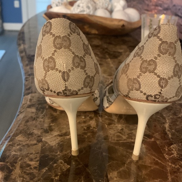 8.5 B Gently used. Vintage Authentic Gucci open toe heels. - Picture 9 of 10